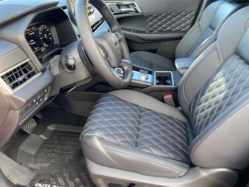 New 2025 Mitsubishi Outlander SEL image 10