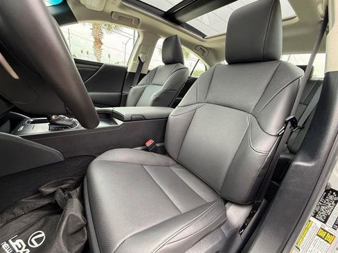 Certified 2025 Lexus ES 350 w/ Premium Package FWD image 11