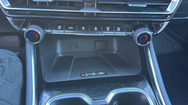 Used 2025 Chevrolet Traverse LT w/ LPO, Floor Liner Package AWD/4WD image 19