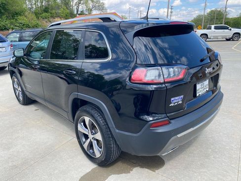Used 2019 Jeep Cherokee Limited w/ Technology Group AWD/4WD image 8
