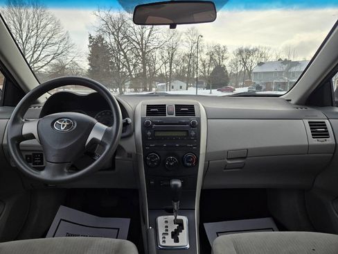 Used 2010 Toyota Corolla LE image 33