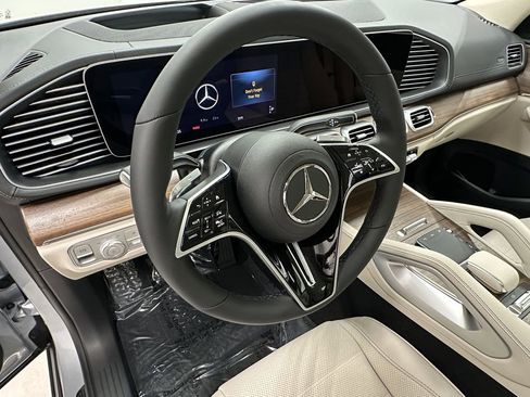 New 2026 Mercedes-Benz GLS 450 4MATIC image 30