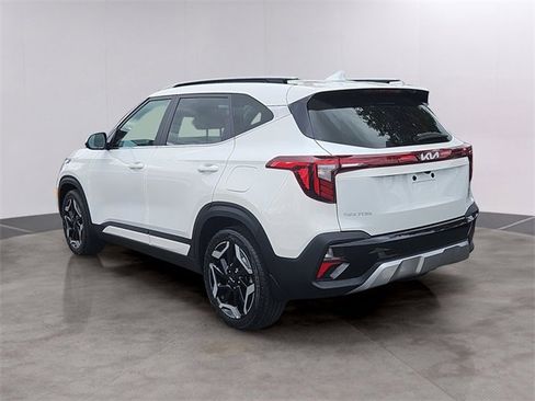 Certified 2024 Kia Seltos SX w/ SX Sunroof Package image 6