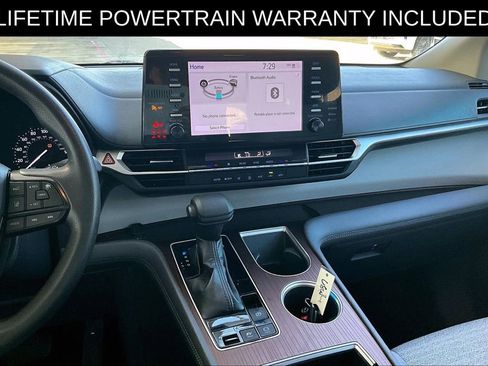 Used 2022 Toyota Sienna LE image 7