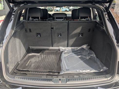 Certified 2026 Porsche Macan Turbo image 24