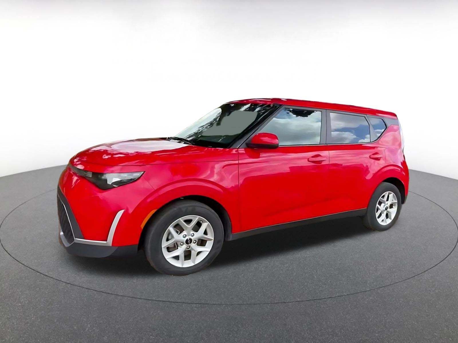 Used 2025 Kia Soul LX w/ LX Technology Package FWD image 7