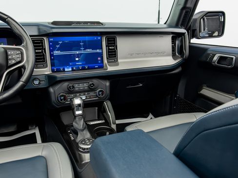 Used 2023 Ford Bronco Outer Banks AWD/4WD image 37