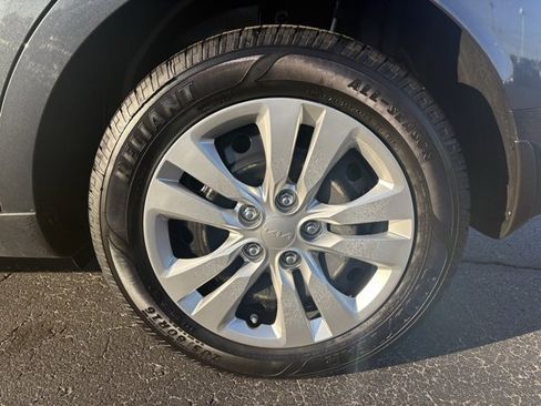 Used 2022 Kia Soul LX image 13