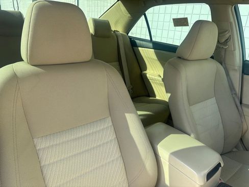 Used 2016 Toyota Camry LE image 17