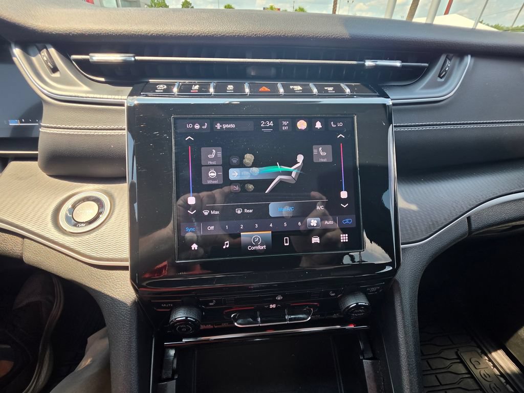 Used 2023 Jeep Grand Cherokee Altitude RWD image 24
