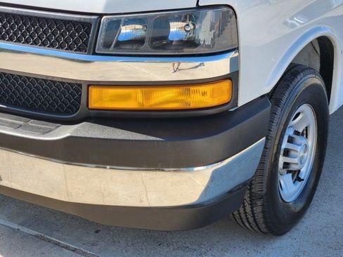 Used 2025 Chevrolet Express 3500 w/ Power Convenience Package image 17