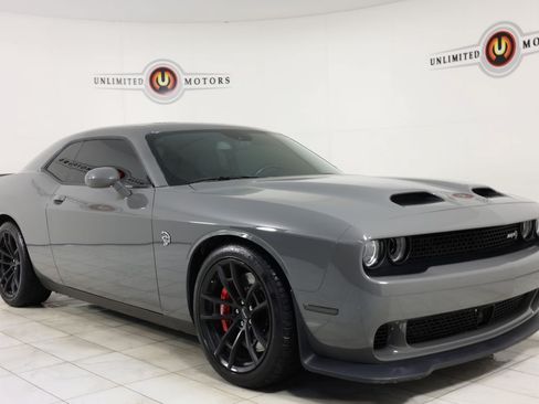 Used 2023 Dodge Challenger SRT Hellcat w/ Driver Convenience Group RWD image 34