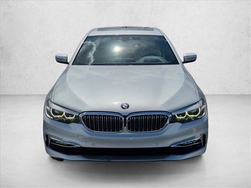 Used 2018 BMW 530i RWD image 2