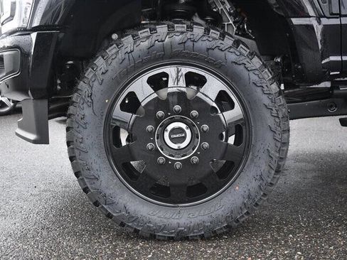 Used 2025 Ford F450 Platinum w/ Camper Package image 10