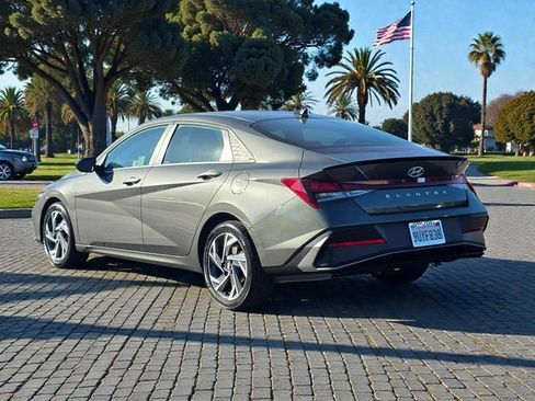 Certified 2025 Hyundai Elantra Sport image 5