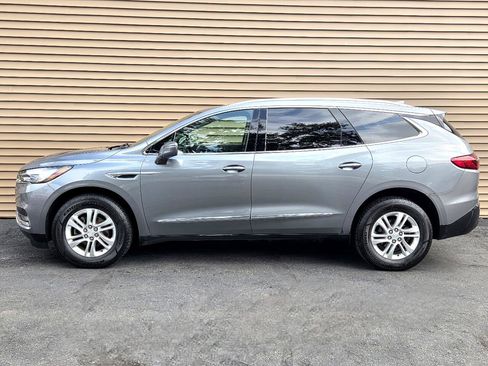 Used 2020 Buick Enclave Essence image 3