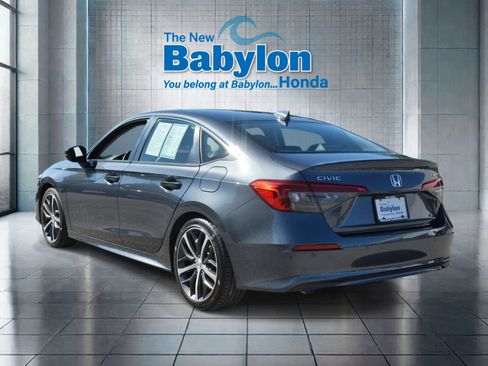 Used 2024 Honda Civic Touring image 3