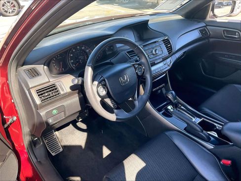 Used 2017 Honda Accord Sport image 16