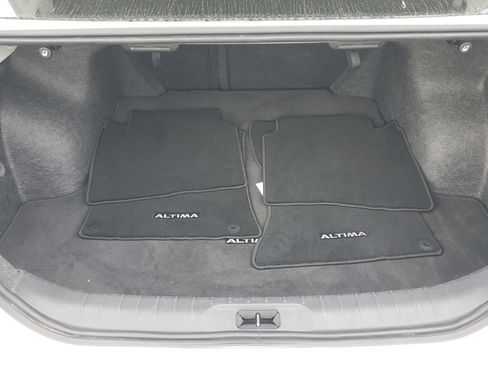 Used 2025 Nissan Altima 2.5 SV image 10