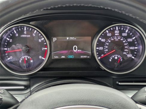 Used 2024 Kia Carnival LX image 31