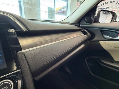 Used 2020 Honda Civic EX image 42