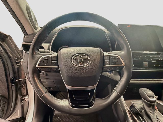 Used 2022 Toyota Highlander Platinum AWD/4WD image 10