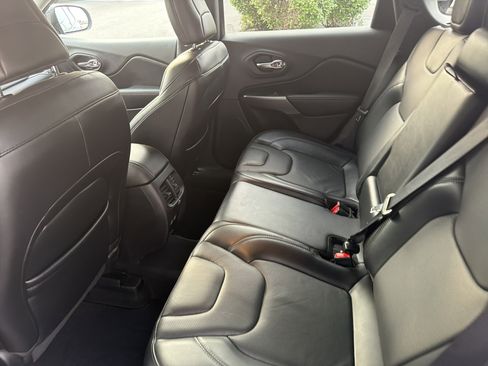 Used 2021 Jeep Cherokee Latitude Lux AWD/4WD image 13