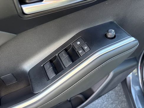 Used 2025 Toyota Highlander XSE image 21