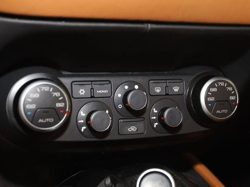 Used 2018 Ferrari California T image 55