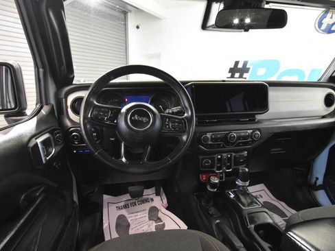 Used 2024 Jeep Wrangler Unlimited AWD/4WD image 26