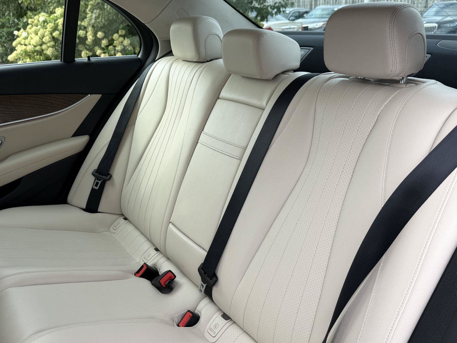 Used 2022 Mercedes-Benz E 350 4MATIC Sedan image 33