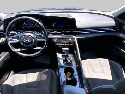 Used 2023 Hyundai Elantra SEL w/ Convenience Package FWD image 14