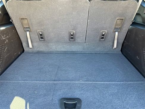 Used 2021 Chevrolet Suburban LT image 11