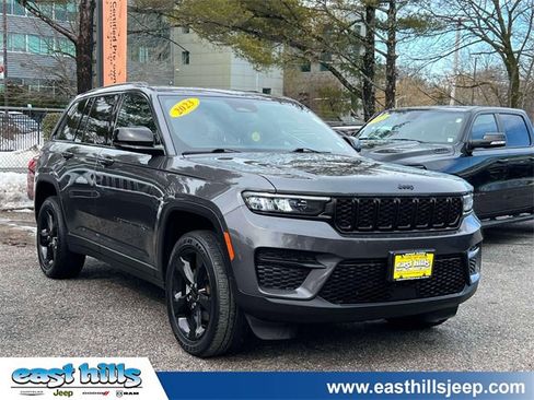 Certified 2023 Jeep Grand Cherokee Altitude image 1