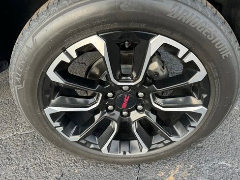 Certified 2024 GMC Canyon Denali AWD/4WD image 4