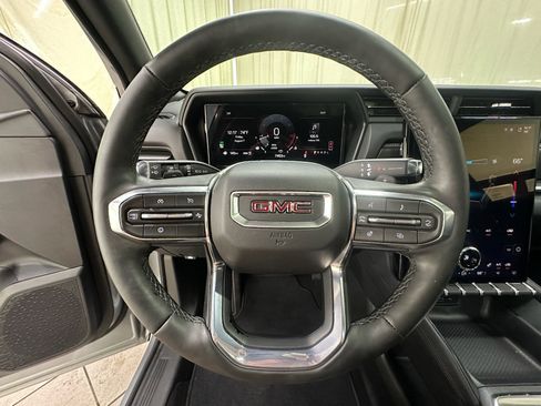 Certified 2025 GMC Terrain Elevation w/ Elevation Premium Package AWD/4WD image 26
