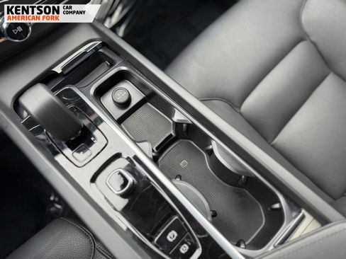 Used 2025 Volvo XC60 B5 Plus image 28