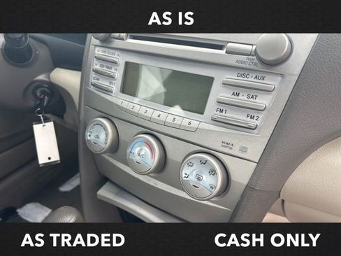 Used 2011 Toyota Camry LE image 25