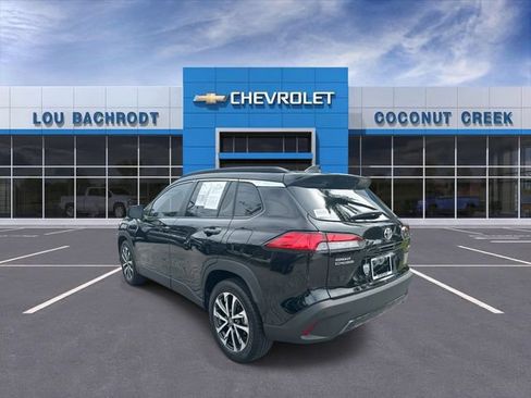 Used 2025 Toyota Corolla Cross XLE FWD image 6