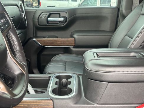 Used 2021 Chevrolet Silverado 1500 High Country w/ Technology Package image 11