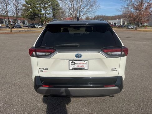 Used 2020 Toyota RAV4 XSE image 4