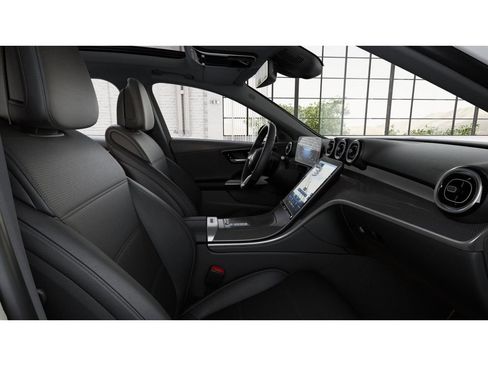 Used 2024 Mercedes-Benz C 300 Sedan image 4