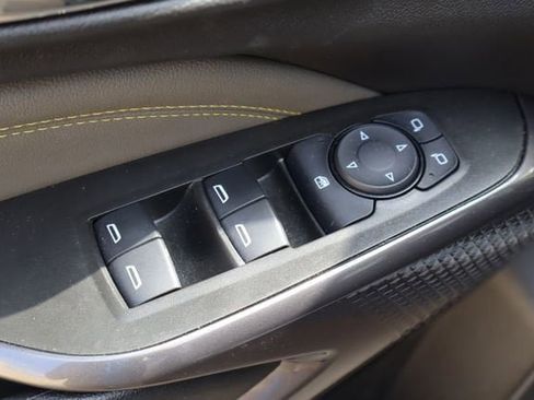 Used 2025 Chevrolet Trax ACTIV w/ Driver Confidence Package FWD image 19