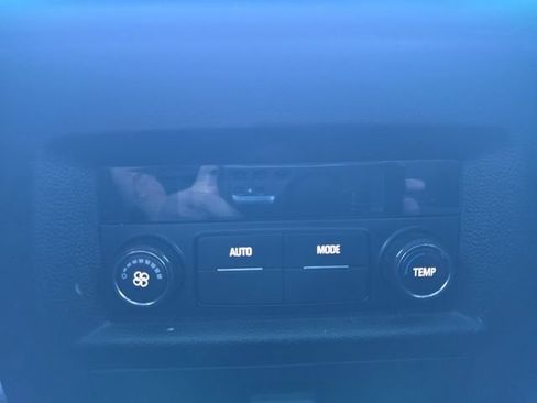 Used 2020 Chevrolet Traverse LT image 26