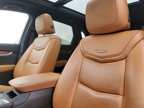 Certified 2024 Cadillac XT5 Premium Luxury w/ LPO, Floor Liner Package image 5