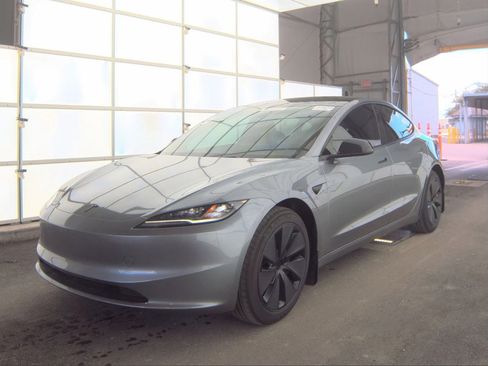 Used 2025 Tesla Model 3 RWD image 1