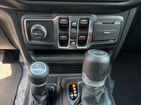 Used 2021 Jeep Wrangler Unlimited Sport AWD/4WD image 15
