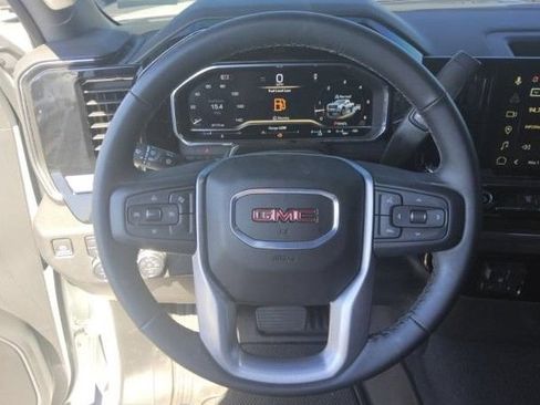 Used 2025 GMC Sierra 2500 SLE w/ Preferred Package AWD/4WD image 5