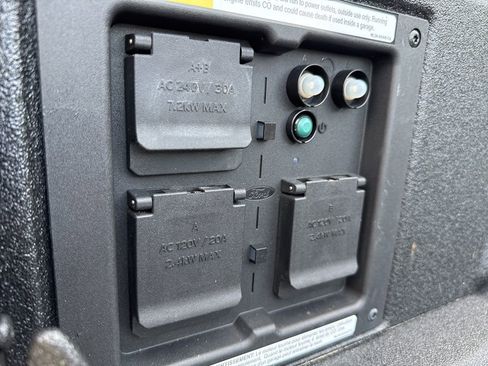 Certified 2023 Ford F150 Platinum w/ Equipment Group 701A High image 14