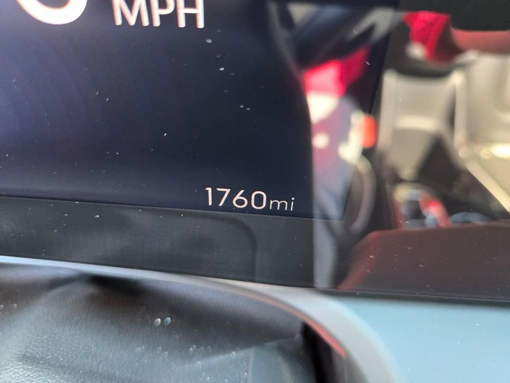 Used 2025 Buick Encore GX Avenir w/ Avenir Technology Package FWD image 7
